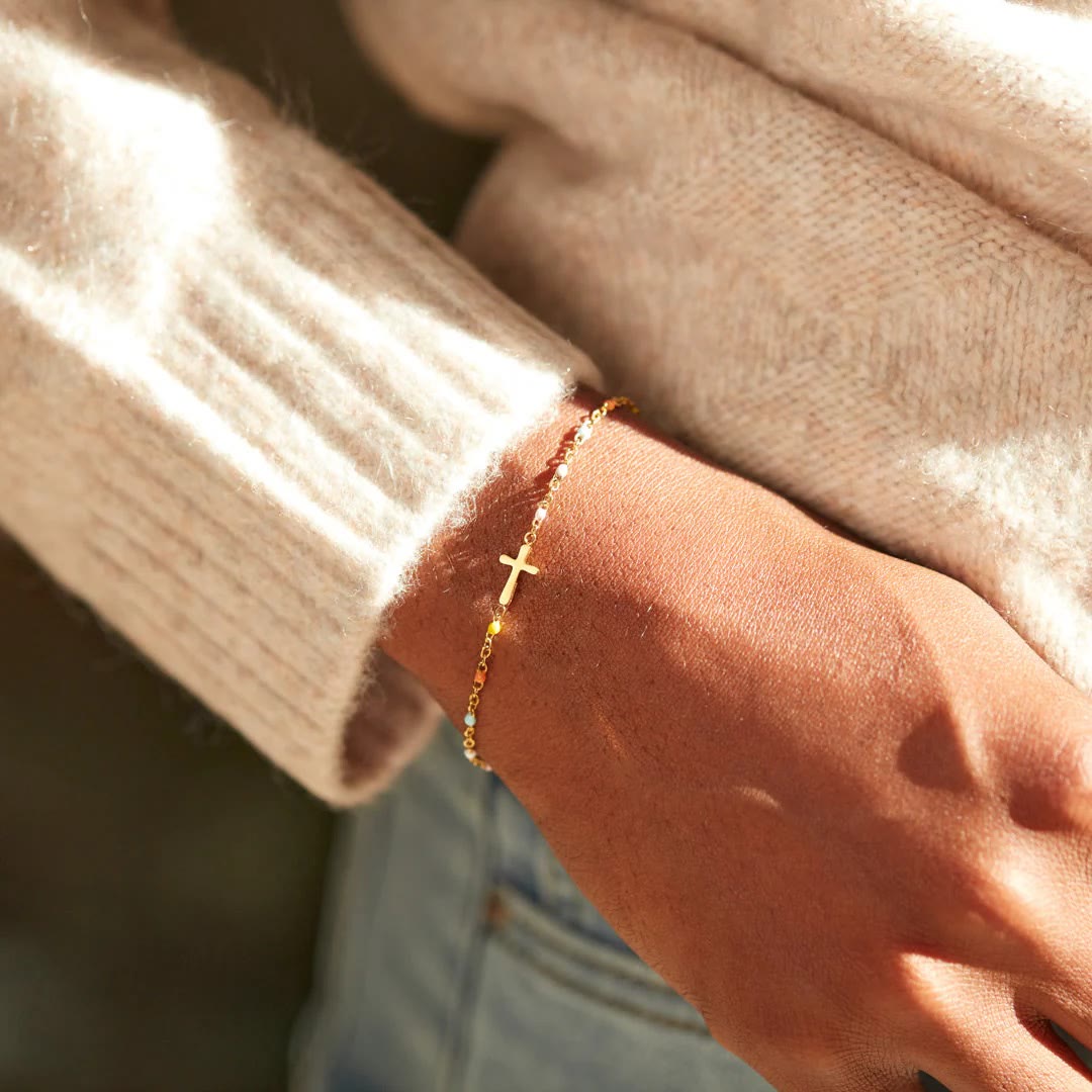 FAITH AS YOUR ARMOR: Delicate Minimalist Cross Bracelet