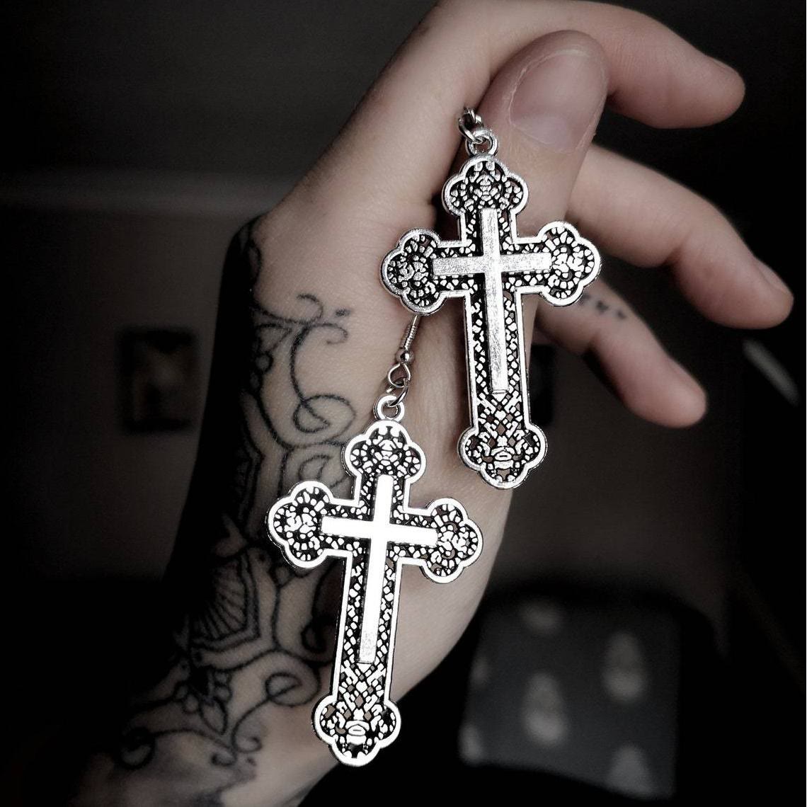 Vintage Filigree Cross Drop Earrings: Stylish Everyday Accessory