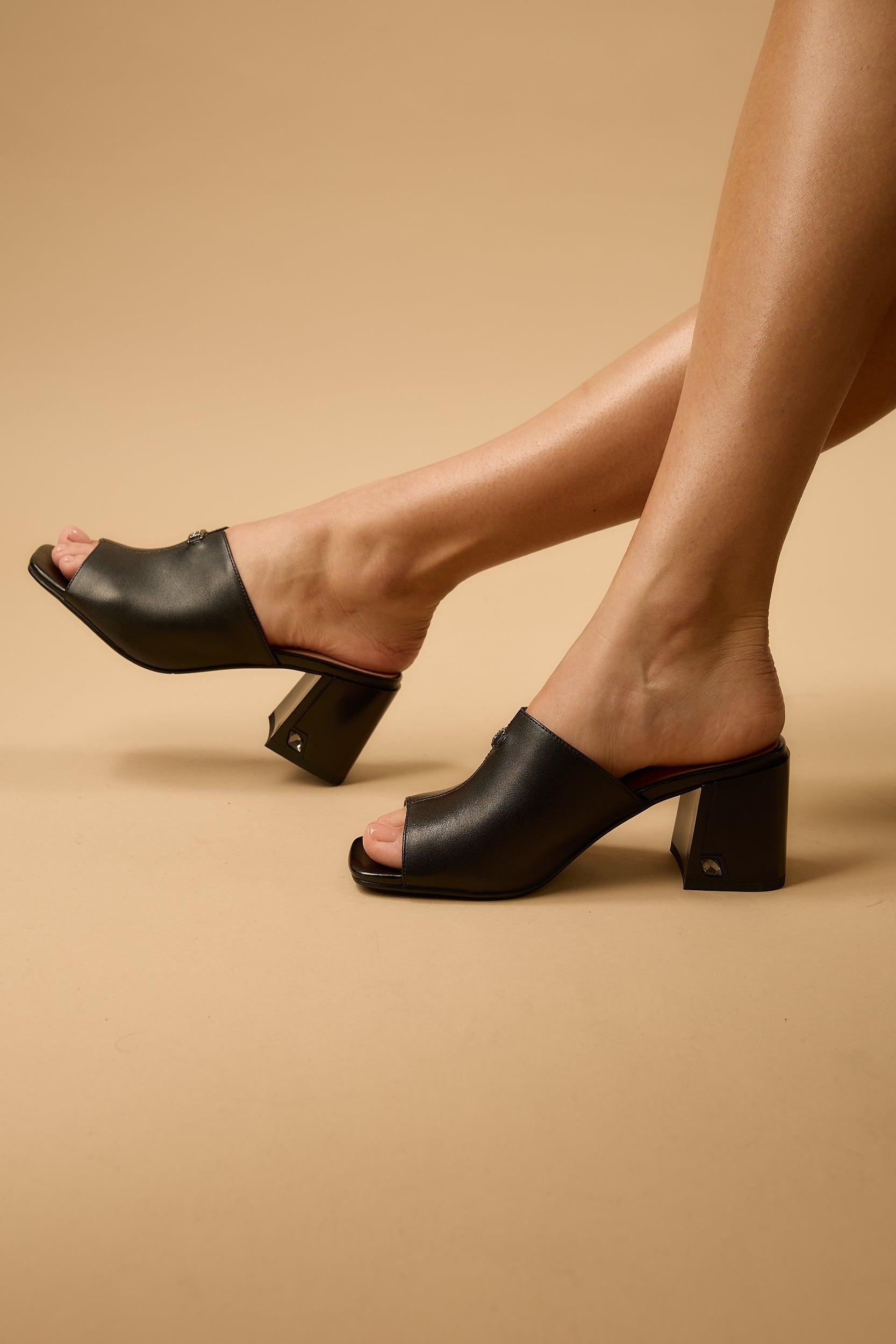 Evita Black